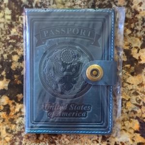 Blue Passport Holder - United States of America with Brooklyn Bridge on the back